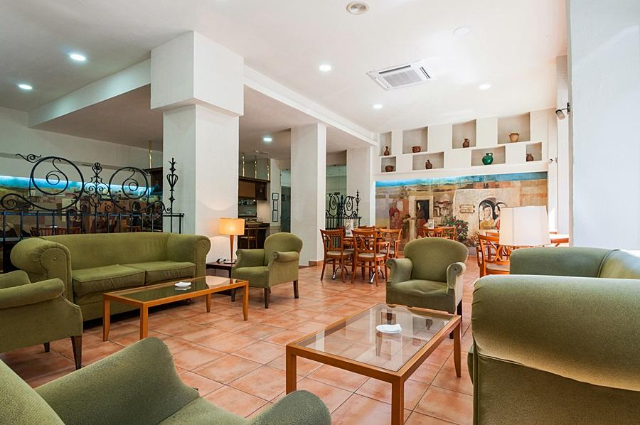 Hotel Alcantara Caces 외부 사진