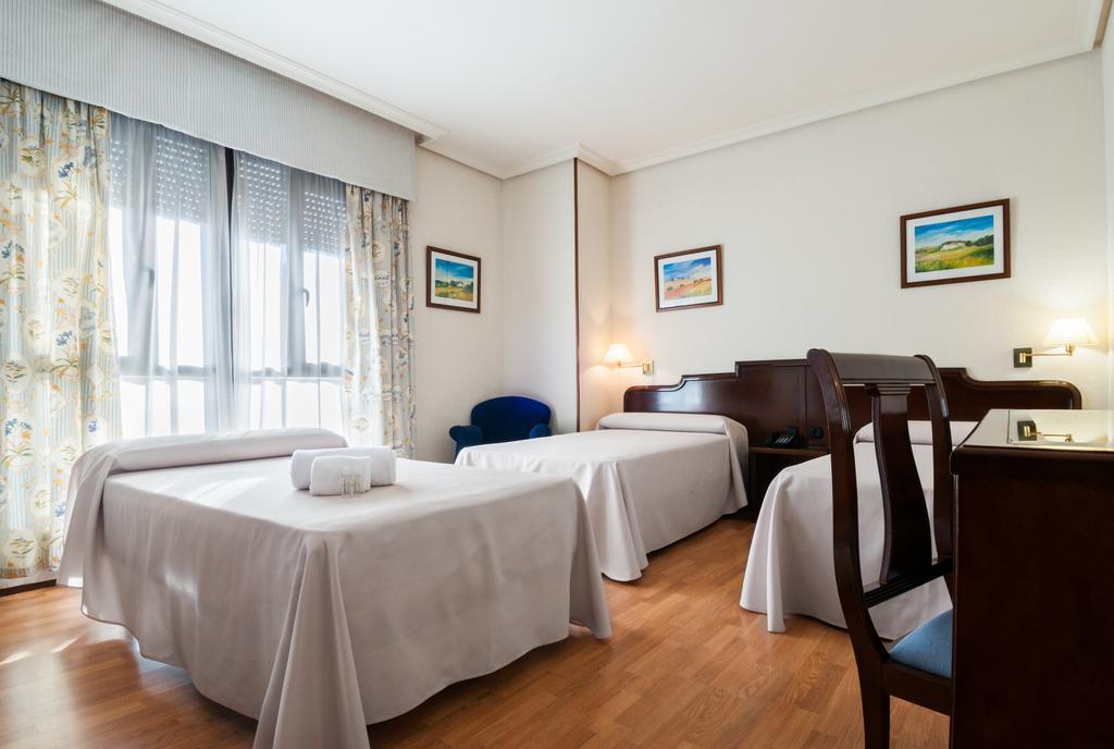 Hotel Alcantara Caces 외부 사진