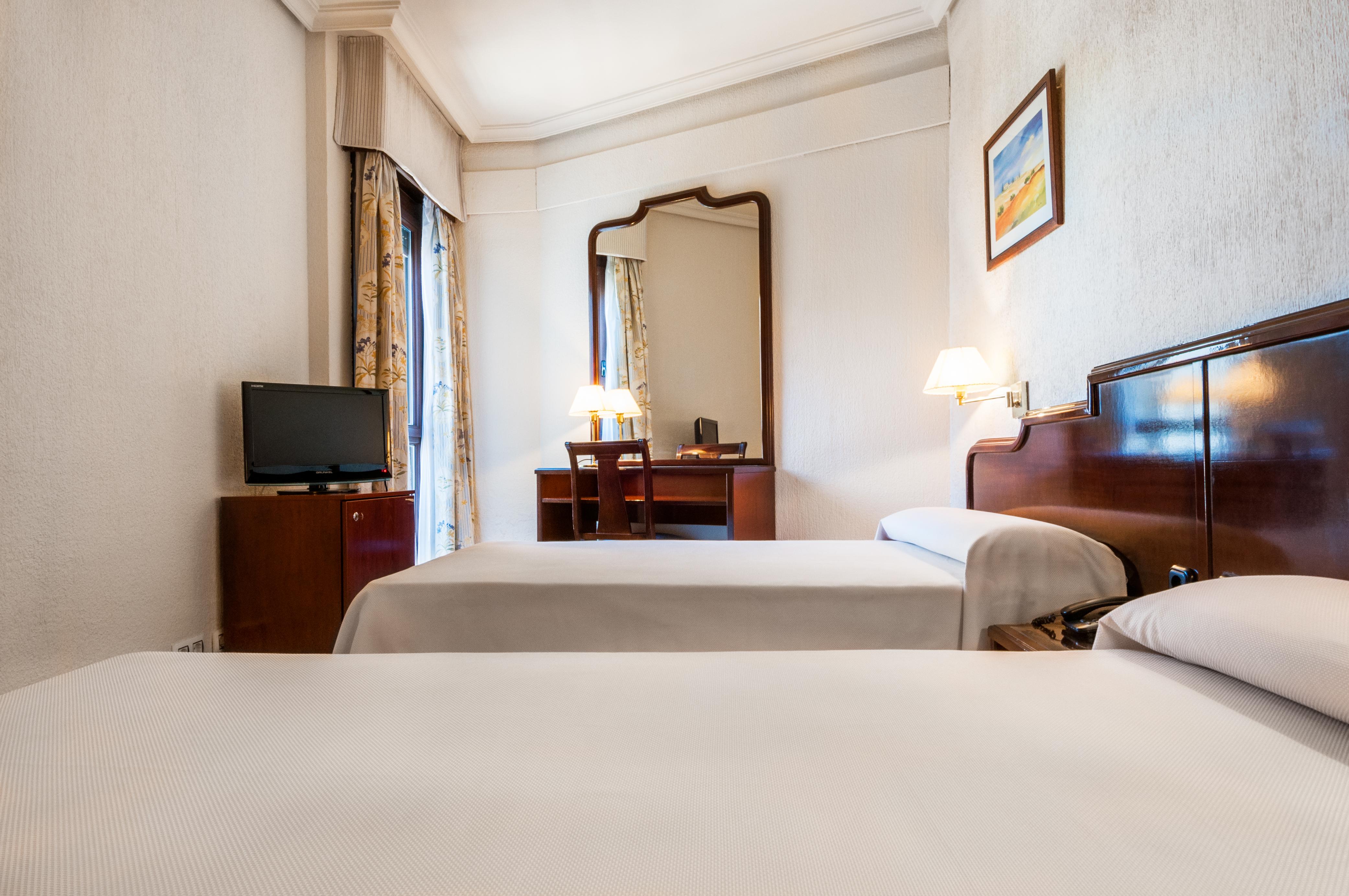 Hotel Alcantara Caces 외부 사진