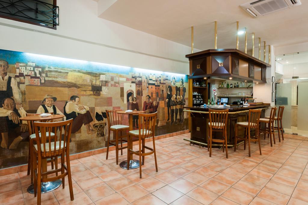 Hotel Alcantara Caces 외부 사진