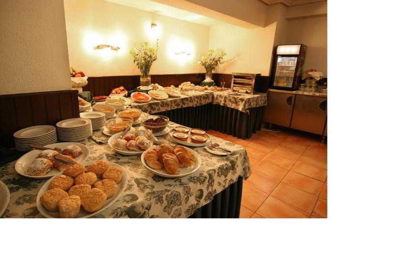 Hotel Alcantara Caces 외부 사진