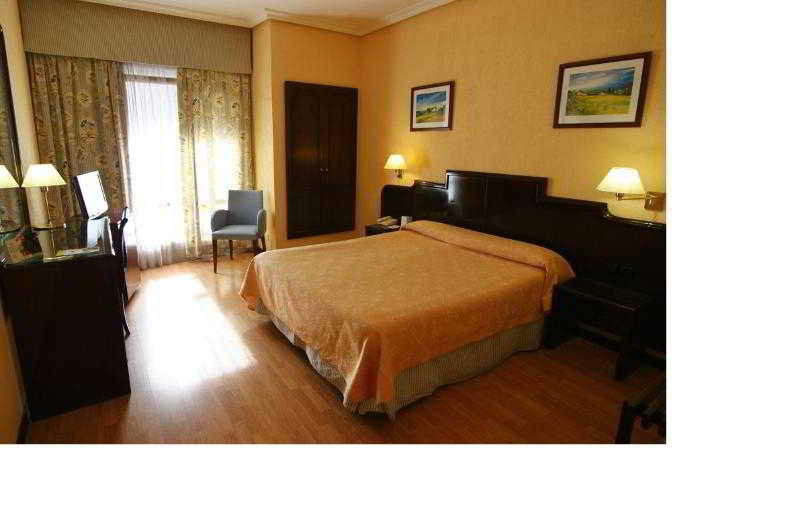 Hotel Alcantara Caces 외부 사진